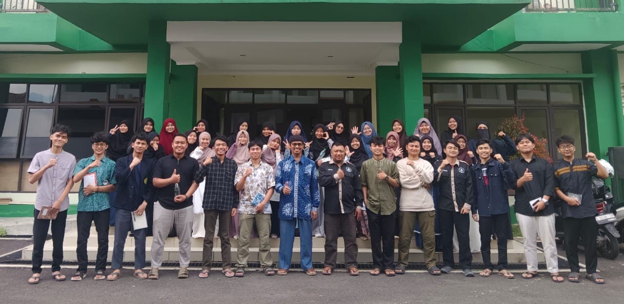 UPT Pesantren Mahasiswa IAI Persis Garut Gelar Dua Kegiatan Strategis: Evaluasi Akademik dan Upgrading Mahasantri