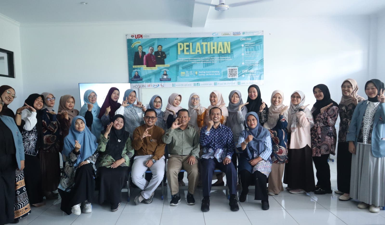 Kolaborasi dengan UPI, FKT IAI Persis Garut Adakan PkM Transformasi Pendidikan Bagi Guru SMP, SMA, dan SLB