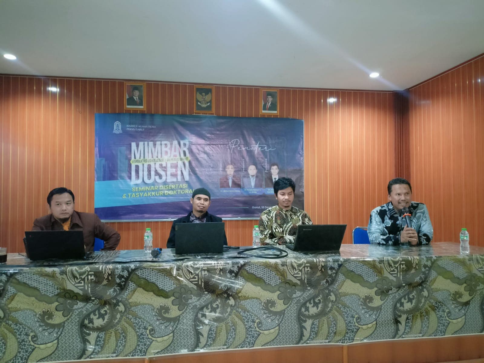 Apresiasi dan Tasyakkur Doktoral, IAI Persis Garut Gelar “Mimbar Dosen” Melalui Seminar Disertasi